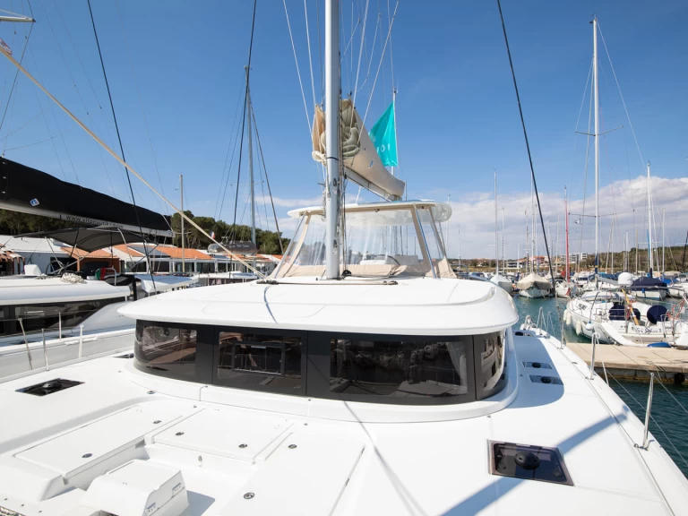 Noleggiare una Lagoon Lagoon 46 a Pomer