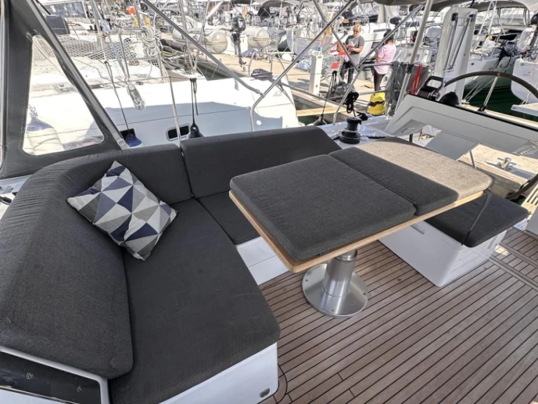 Barca a vela a noleggio a Seget Donji al miglior prezzo