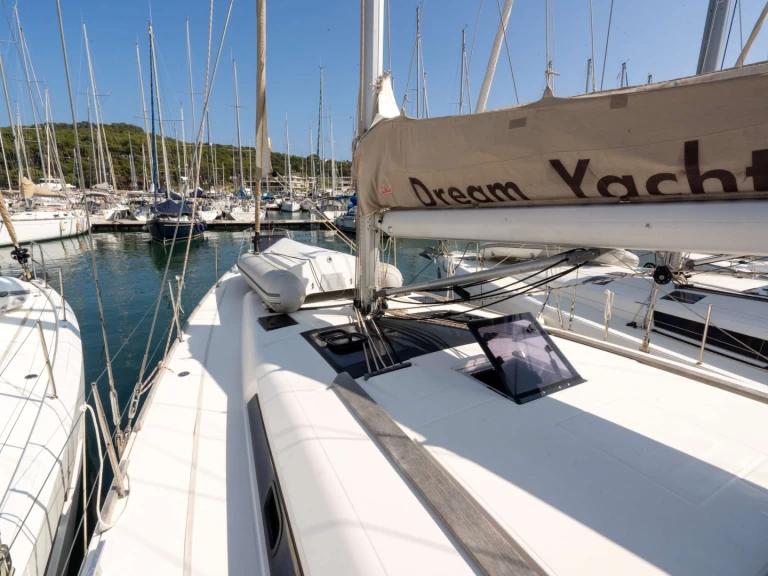 Noleggiare una Dufour Dufour 460 Grand Large a Saint-Mandrier-sur-Mer