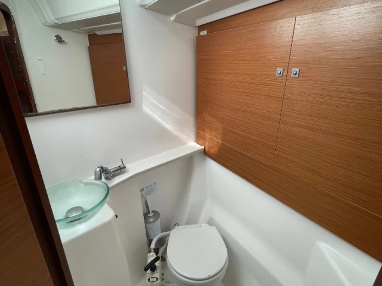 Noleggiare una Dufour Dufour 460 Grand Large a Álimos