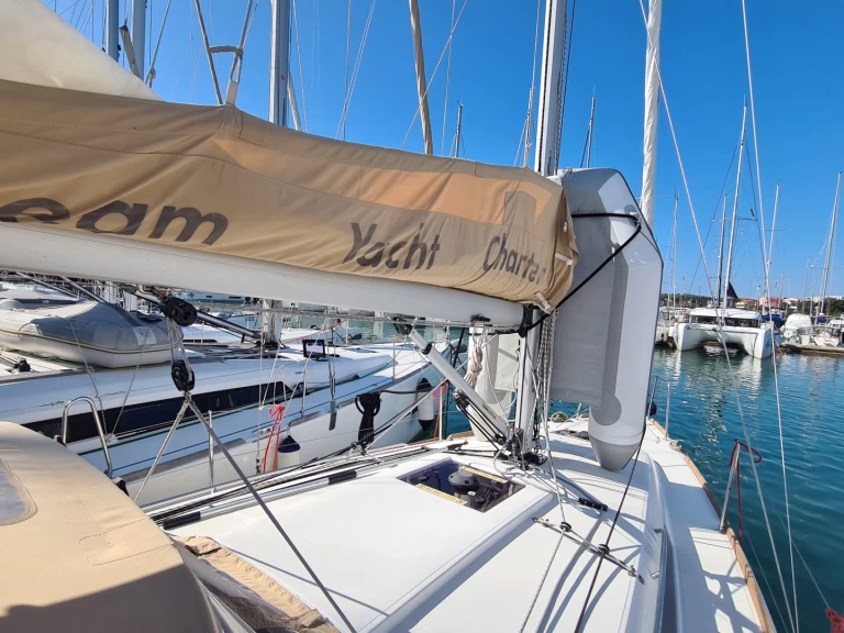Noleggiare una Jeanneau Sun Odyssey 349 a Zaton