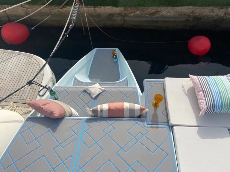 Catamarano a noleggio a Sant Antoni de Portmany al miglior prezzo