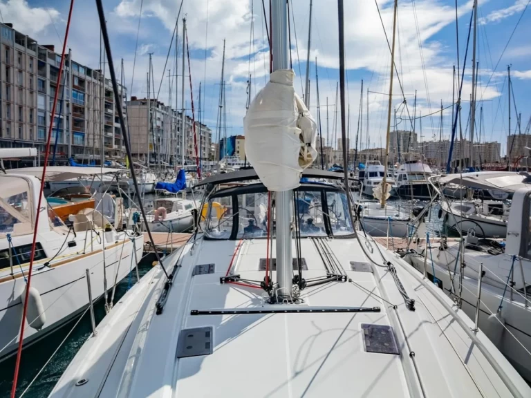 Bénéteau Oceanis 40.1 da affittare a  Toulon