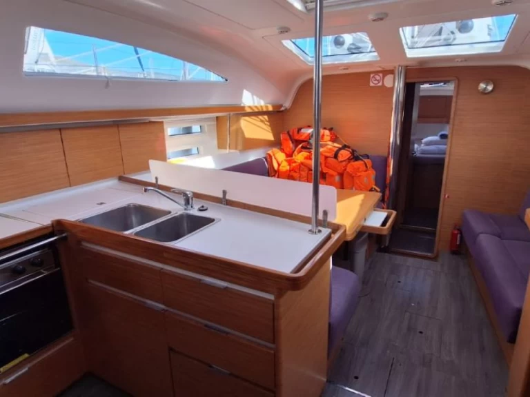 Noleggio Barca a vela a Trogir – Elan Impression 45