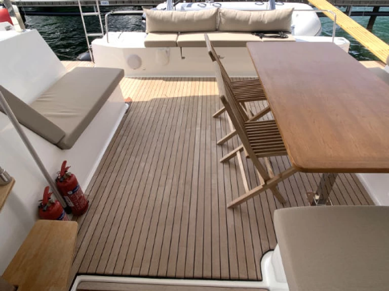 Noleggio Catamarano a Rogosnizza – Fountaine Pajot Lucia 40
