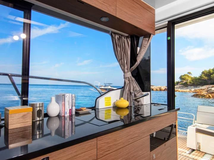 Barca a motore a noleggio a Pola al miglior prezzo