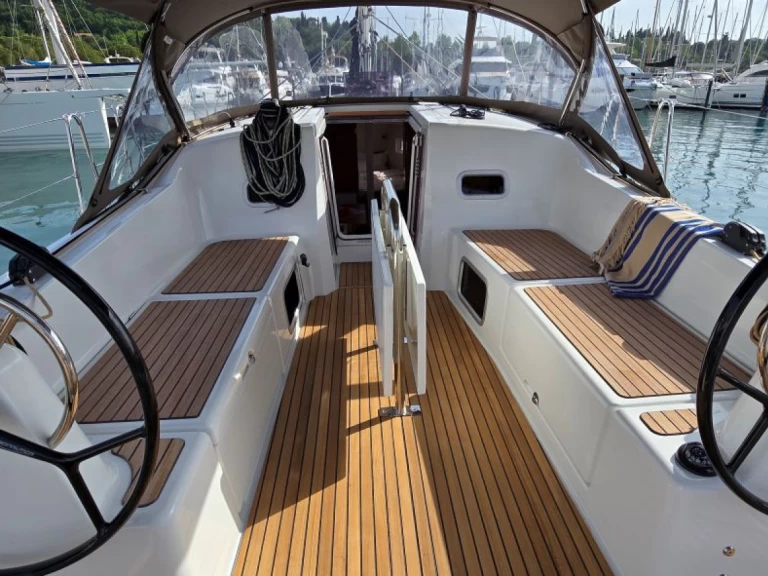 Jeanneau Sun Odyssey 380 da affittare a  Pola