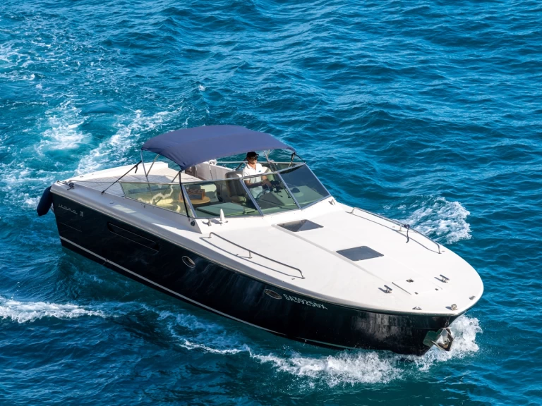 Noleggio barche Positano economico Itama 38