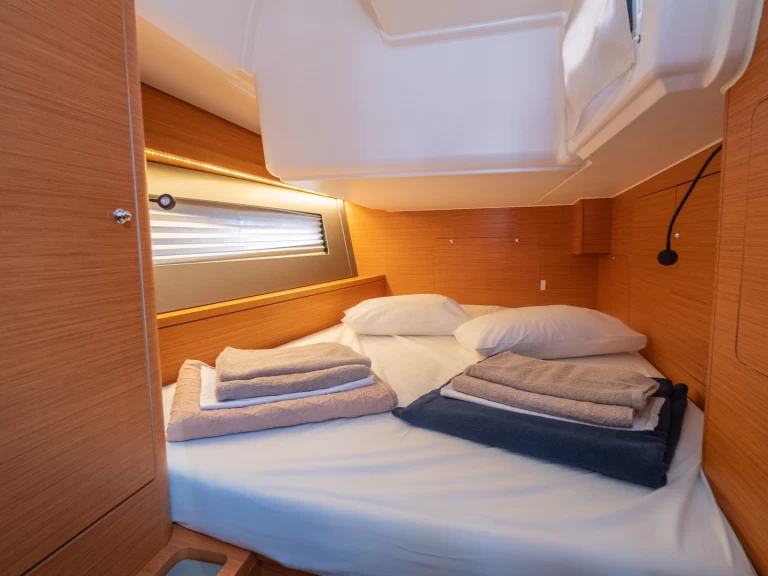 Barca a vela a noleggio a Scardona al miglior prezzo