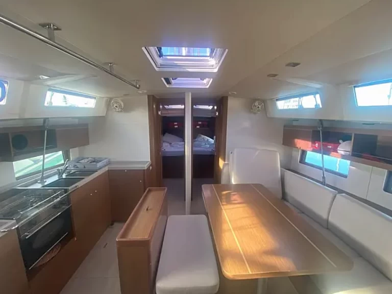 Noleggio Barca a vela Bénéteau con patente nautica