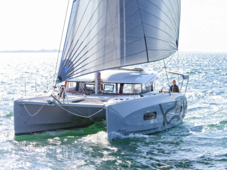 Noleggio Catamarano Excess con patente nautica
