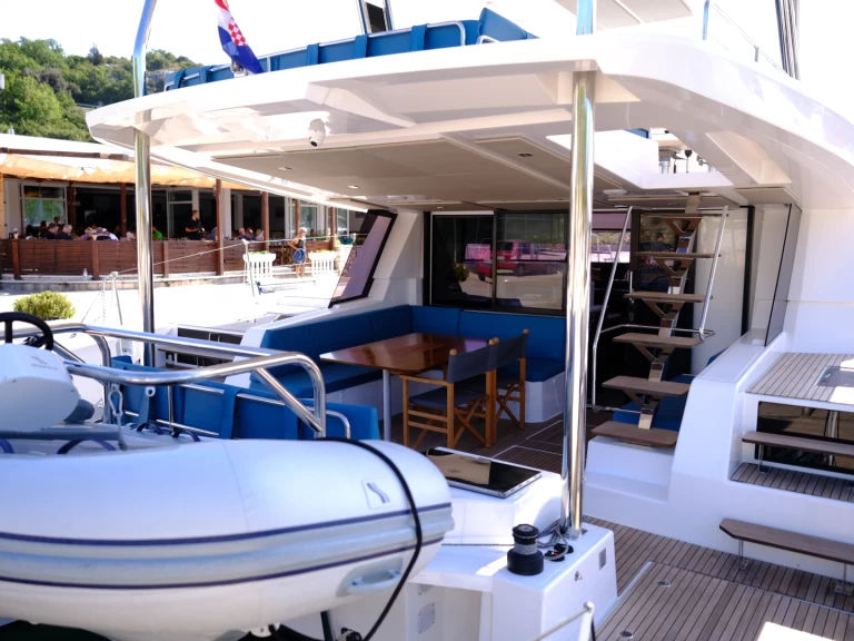Noleggiare una Cervetti Yachts Cervetti 44 Power - 4 + 1 cab. a Primošten