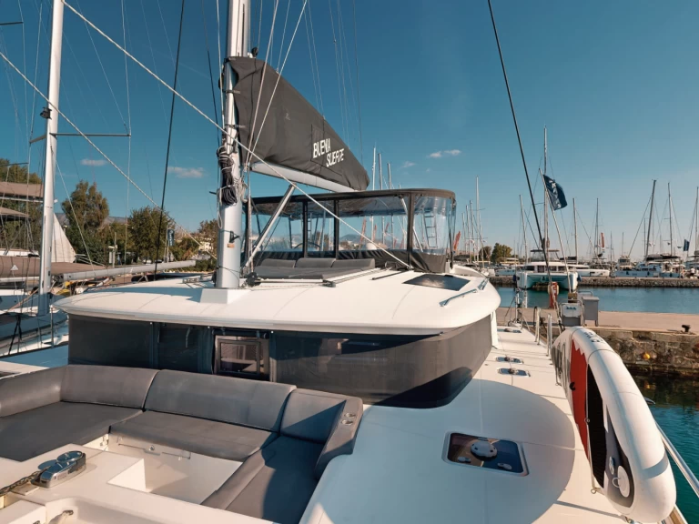 Noleggiare una Lagoon Lagoon 450 F a Álimos