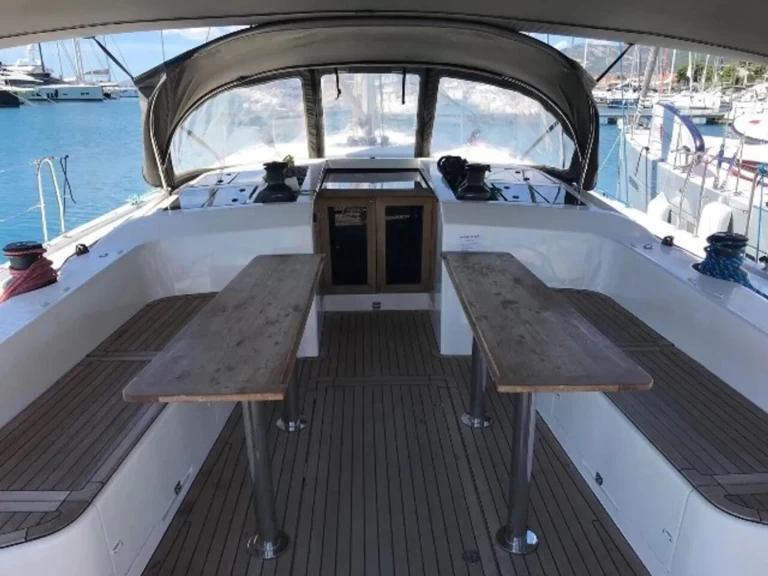 Noleggio Barca a vela a Pola – More Boats More 55