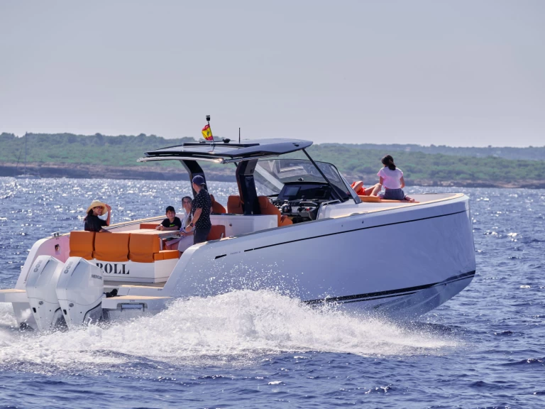 Noleggiare una Pardo Yachts Pardo 38 a Ibiza Town