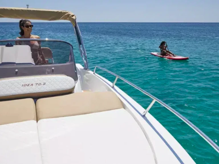 Barca a motore a noleggio a Empuriabrava al miglior prezzo