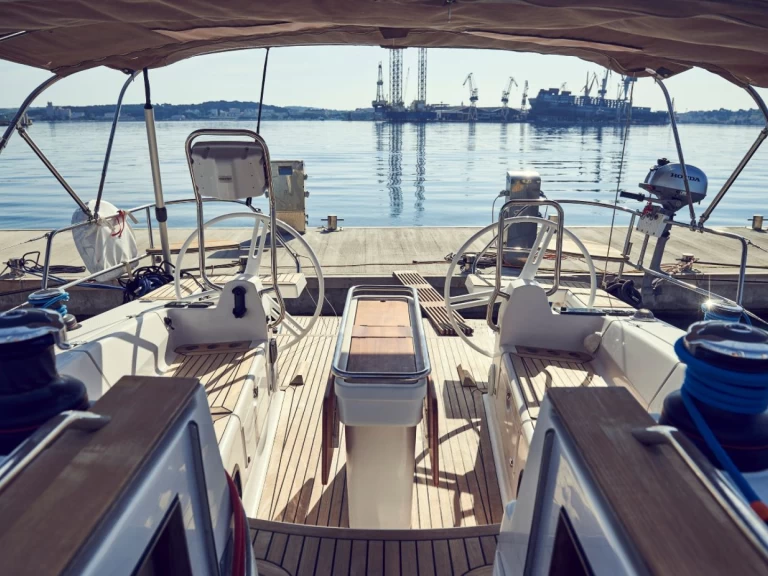 Elan Impression 45 da affittare a  Pola