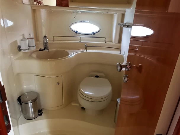 Noleggio Yacht di lusso con o senza skipper Azimut a Šared