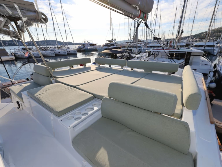 Noleggio Catamarano Bali con patente nautica