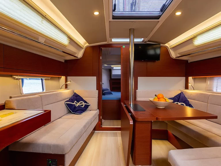 Hanse Hanse 418 da affittare a  Lávrio