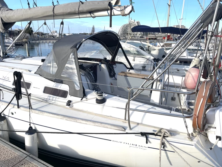 Dufour Dufour 365 Grand Large da affittare a  Port-Camargue