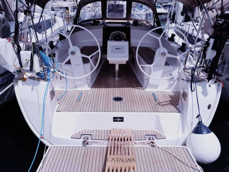 Barca a vela a noleggio a Golfo Aranci al miglior prezzo