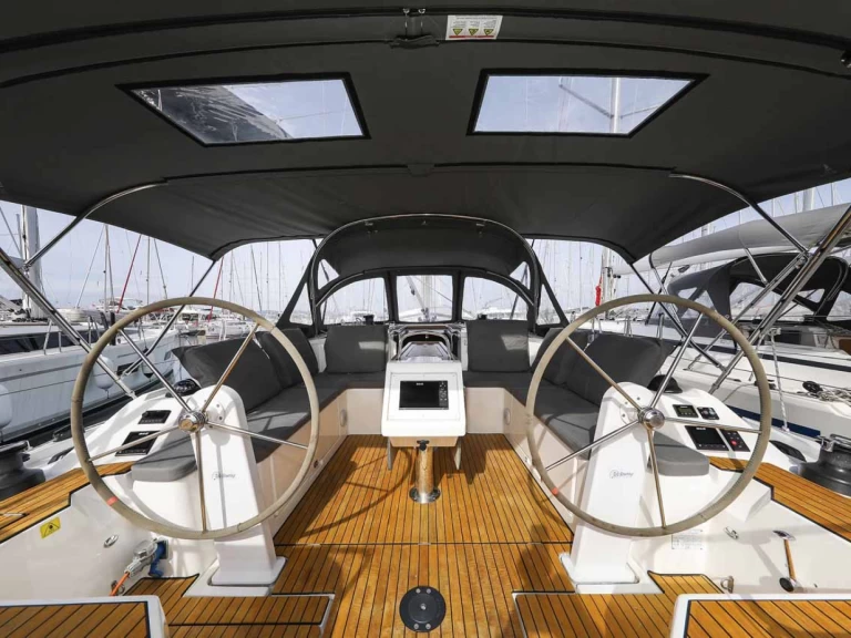 Barca a vela a noleggio a Trogir al miglior prezzo