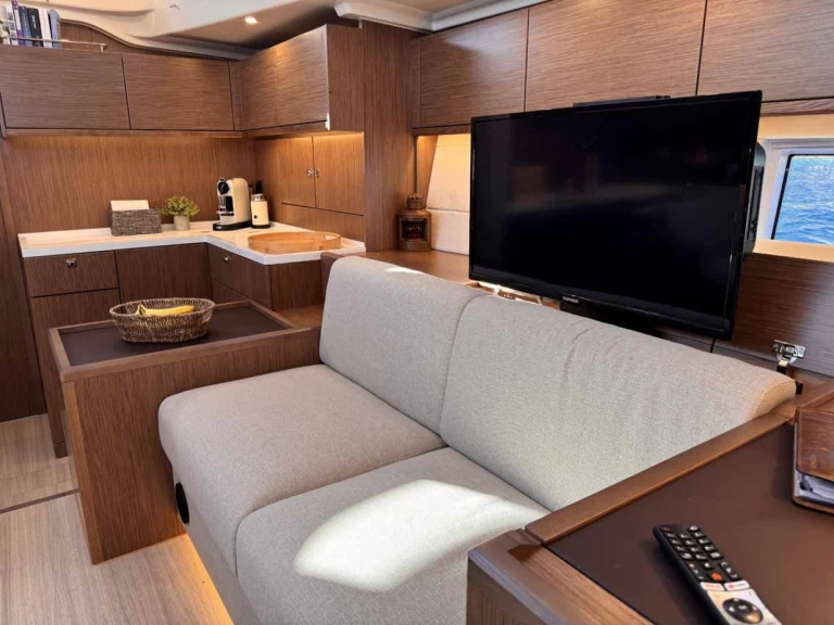 Noleggiare una Bavaria Bavaria C57 a Trogir