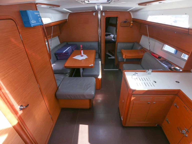 Noleggio barche Golfo Aranci economico Dufour 412