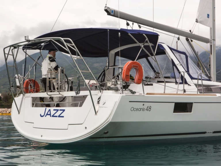 Bénéteau Oceanis 48 da affittare a  Tivat
