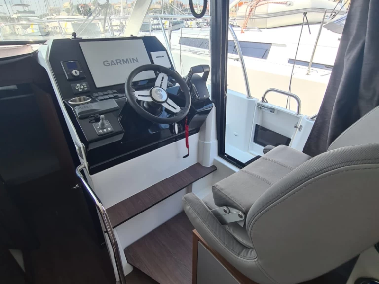 Noleggio barche Bénéteau Antares 11 FLY a Sebenico su Samboat