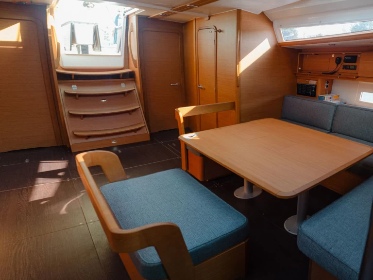 Noleggio barche Álimos economico Dufour 430