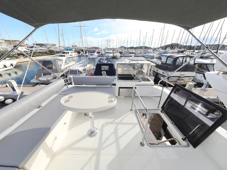 Cobra Yachts Seamaster 45 da affittare a  Tribunj