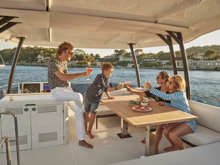 Noleggio barche Salerno economico Prestige M48