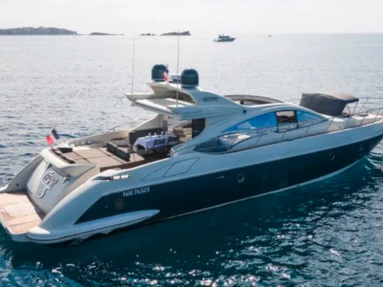 Noleggio barche Saint-Tropez economico Azimut 68 S