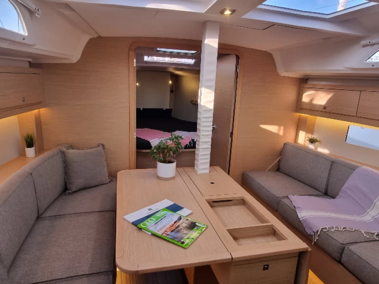 Noleggio barche Dufour Dufour 37 a Golfe-Juan su Samboat