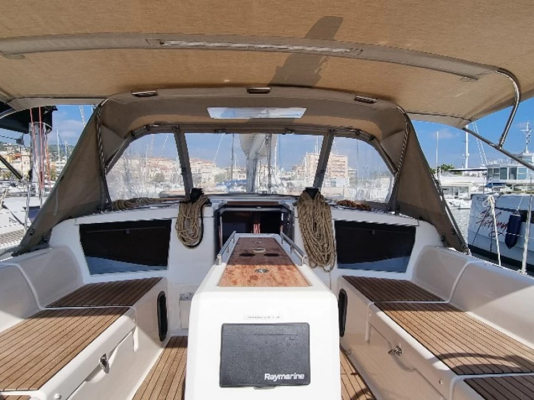 Noleggio barche Dufour Dufour 430 a Golfe-Juan su Samboat