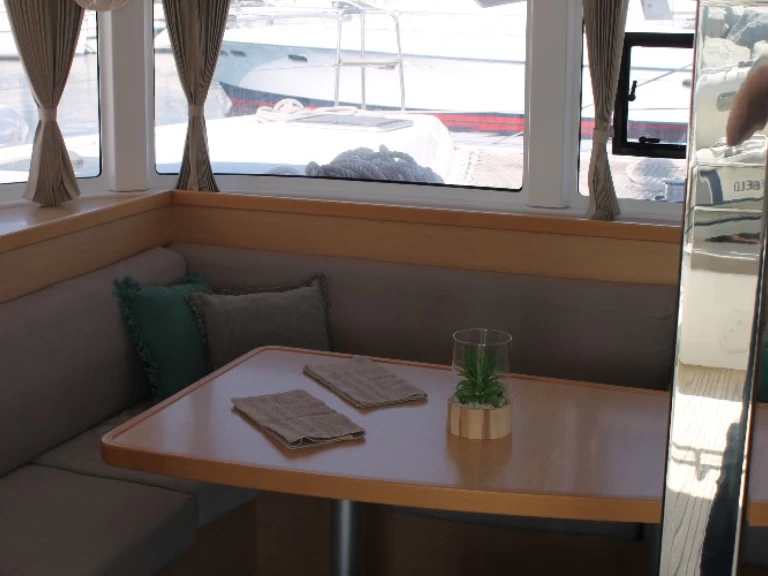 Noleggio barche Saint-Raphaël economico Lagoon 42