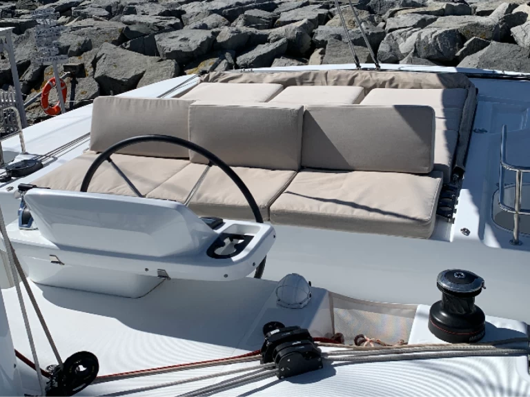 Noleggiare una Lagoon Lagoon 50 a Saint-Raphaël