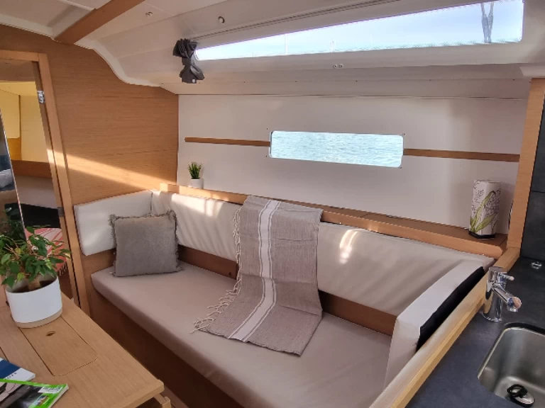 Jeanneau Sun Odyssey 349 da affittare a  Golfe-Juan