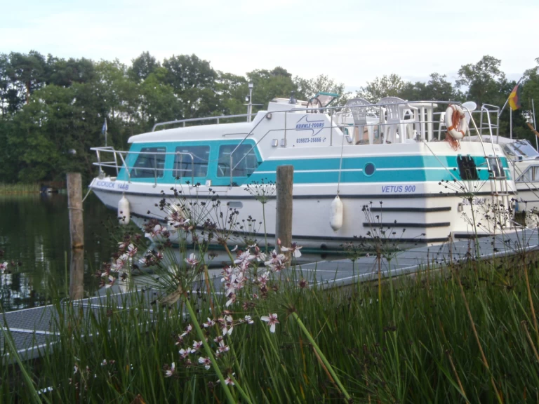 Noleggiare una  Vetus 900 a Mildenberg