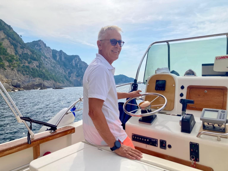 Noleggiare una Capelli Capelli 23 Open a La Spezia