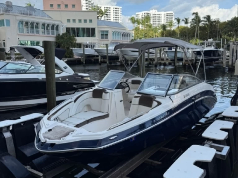 Noleggio barche Yamaha Limited 24 5 a Miami su Samboat