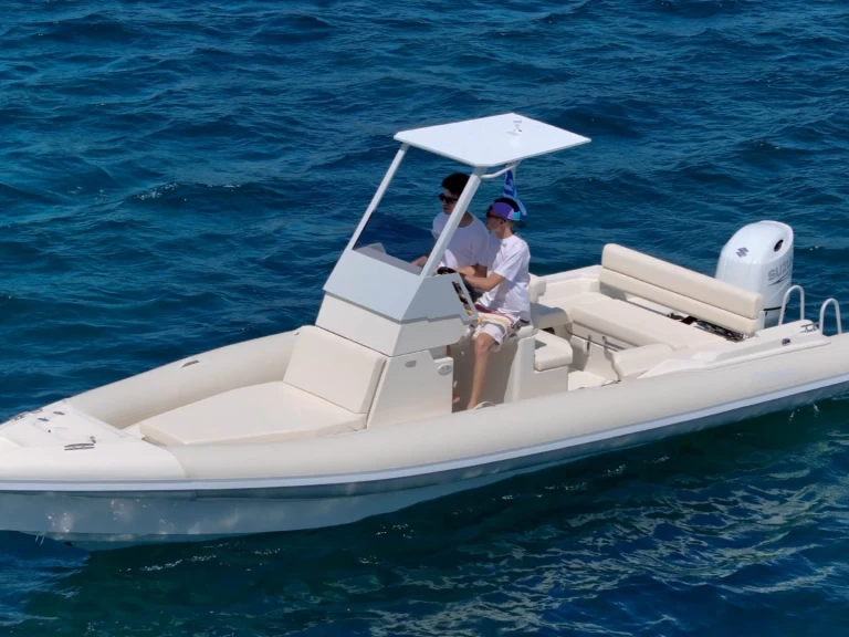 Noleggiare una Oceanic A7 a Platys Gyalós