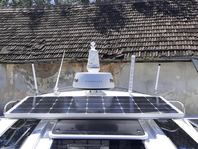 Noleggio Barca a motore a Pola – Bénéteau Antares 9