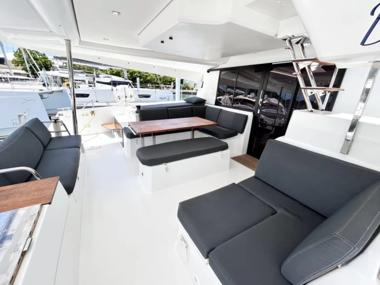 Noleggio Catamarano Fountaine Pajot con patente nautica