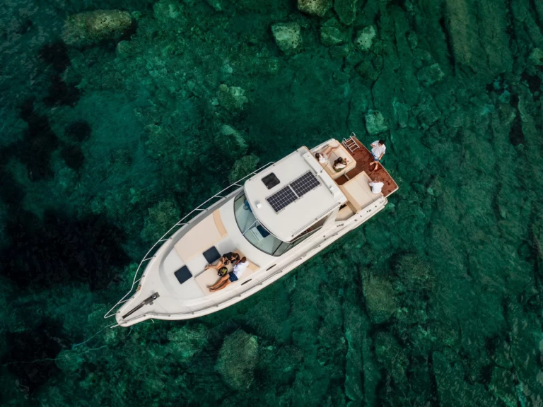 Noleggio barche Stamas Stamas 360 Express a Lesina (Hvar) su Samboat