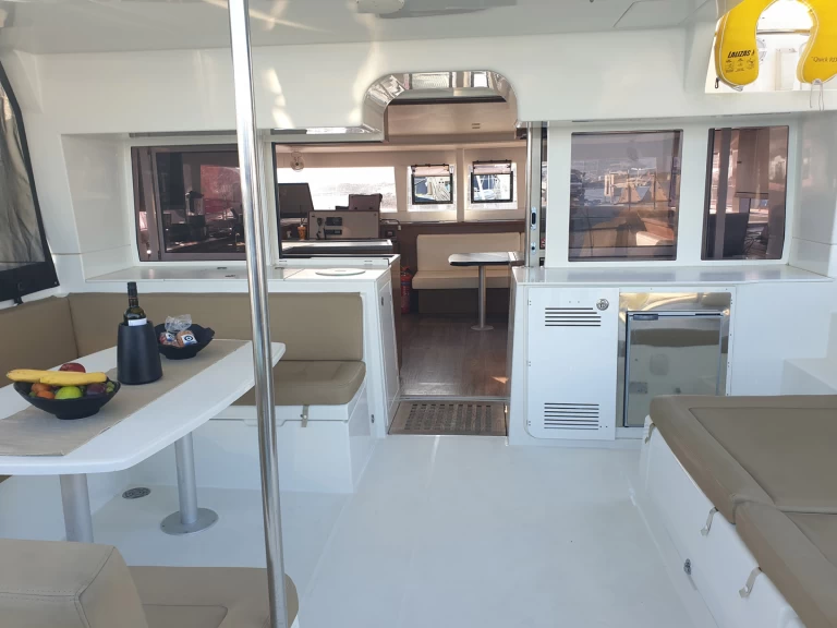 Noleggio Catamarano Lagoon con patente nautica