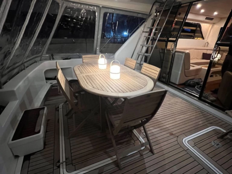 Noleggio a Lisbona – Princess 65 su SamBoat