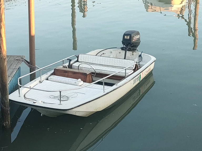 Noleggio Barca a motore a Venezia – Boston Whaler Boston Whaler 13